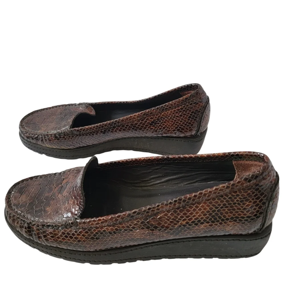 Stuart Weitzman Payson Loafers Sz 9 Brown Leather Snakeskin Old Money Luxury
